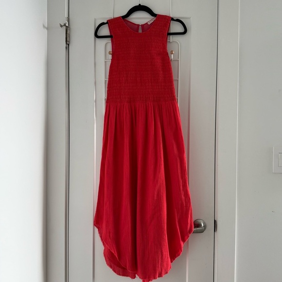 Ulla Johnson Dresses & Skirts - Ulla Johnson red smocked sleeveless cotton gauze midi dress - 6 (Medium)